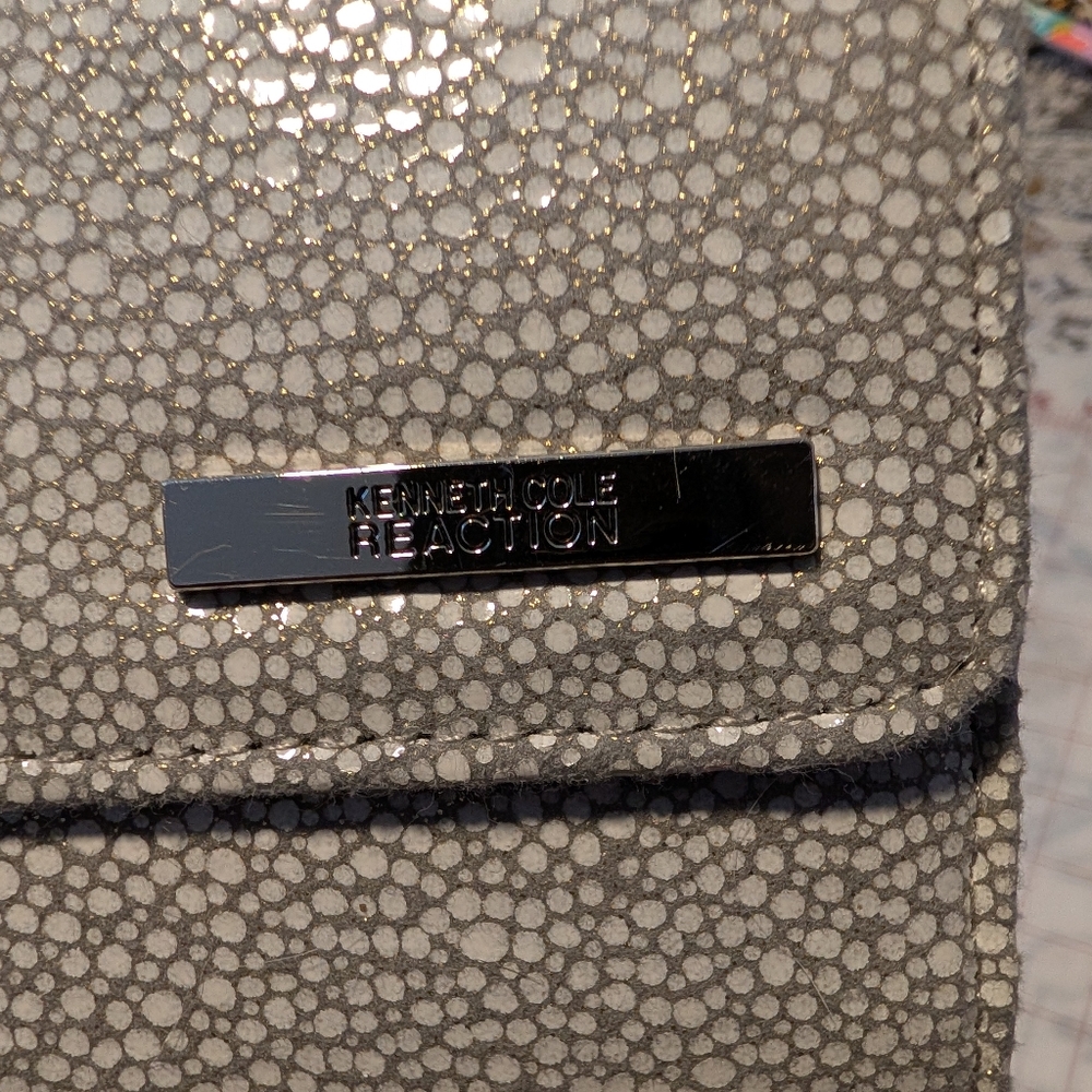 Kenneth Cole Reaction Bill-size Wallet - Picture 3 of 6